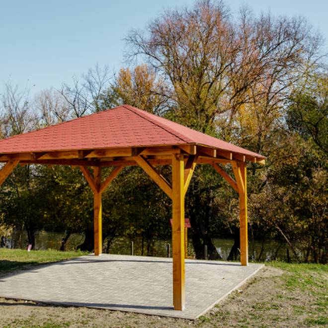 Turistický rozvoj malého rozsahu pozdĺž rieky Ipeľ